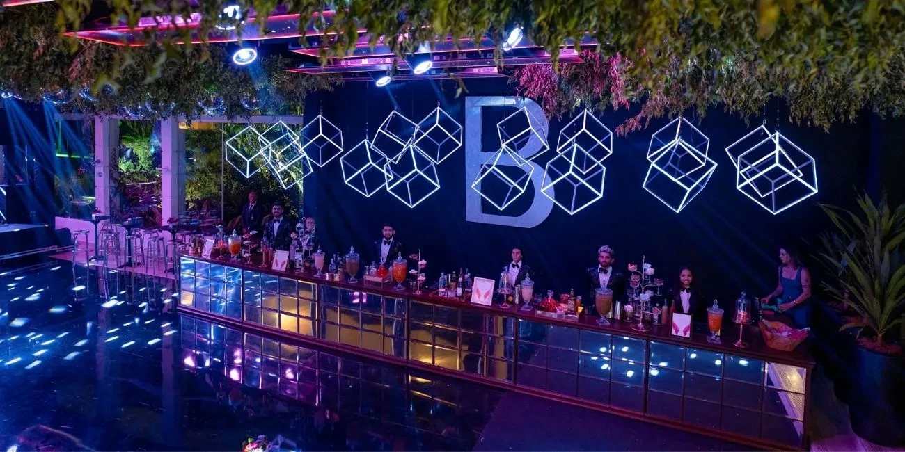 Bar para Festa de 15 Anos: Como Criar uma Experiência de Coquetelaria Inesquecível