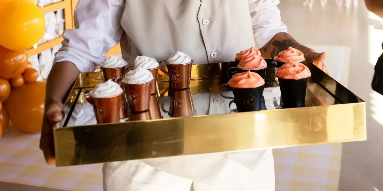 Bar para Primeiro Aninho: Como Elevar a Celebração com Drinks Sofisticados e Mocktails Exclusivos